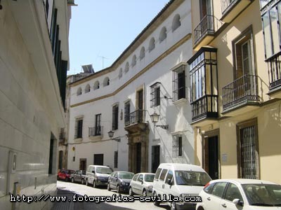 Casa de Santa Teresa, siglo XVI Foto: Sevilla, calle Zaragoza