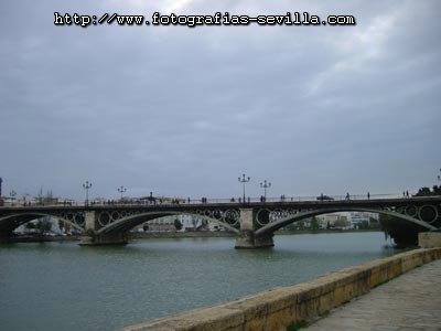 Sevilla, Puente de Triana foto: Puente de Triana